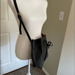 Bucket bag
